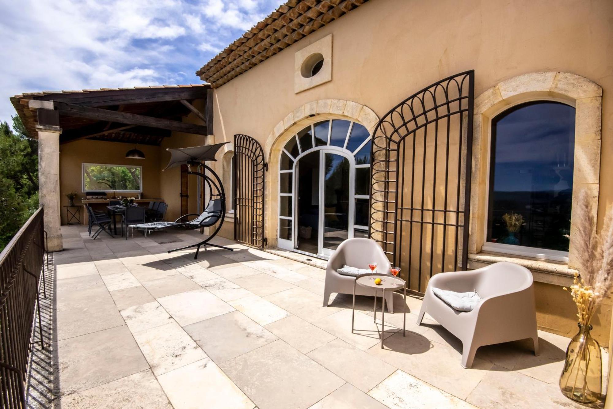 Villa Lumineuse Avec Piscine Clim 1Ere Etage Vue Panoramique Sur Les Montagnes Sur Le Site De La Sainte-Victoire Le Tholonet Exterior foto